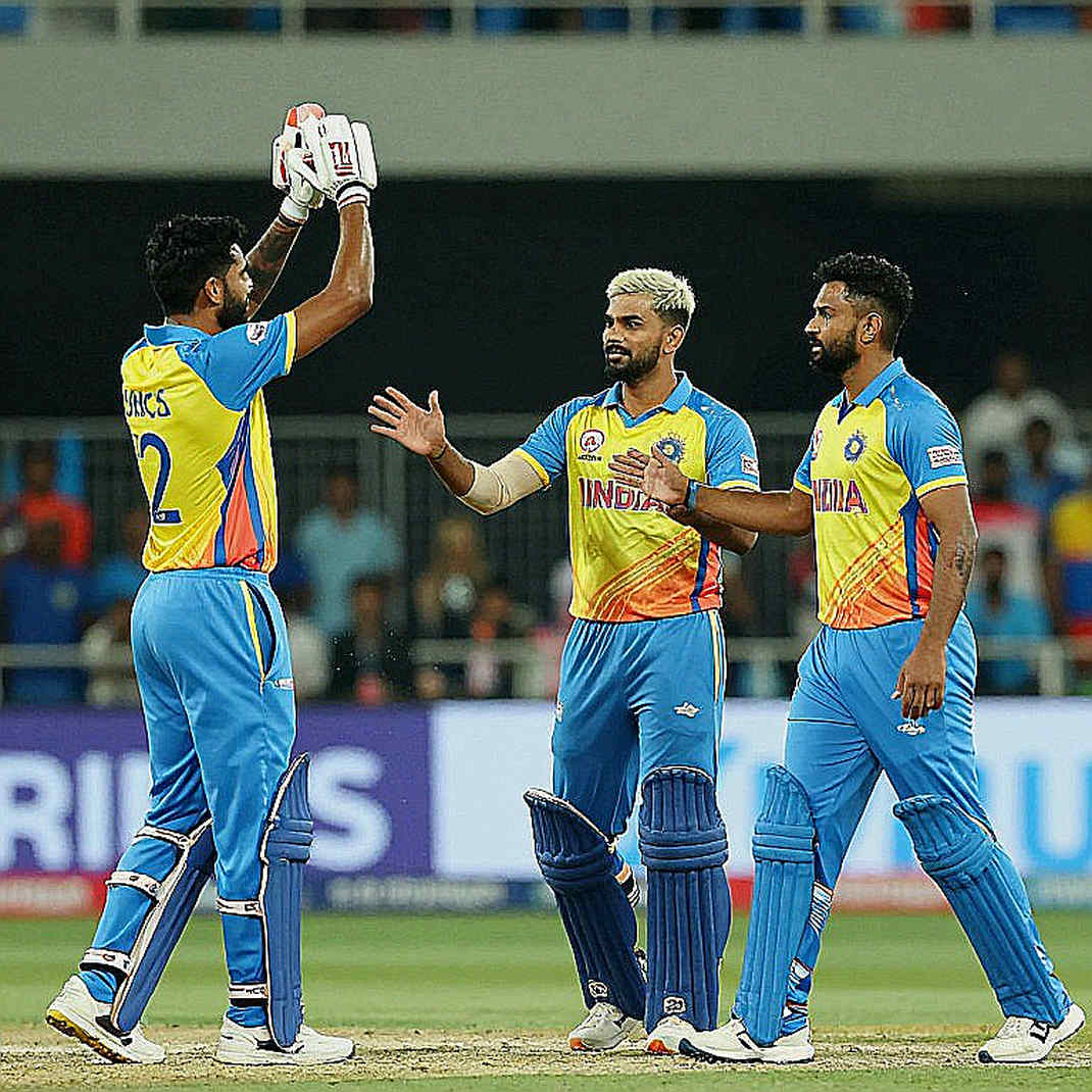 ট্রফির আলো নিভে গেলে: অস্ট্রেলিয়ার ওয়ানডে বাঁক আর অজি মাটিতে বাংলাদেশের প্রথম সিরিজ ট্রফির আলো নিভে গেলে: অস্ট্রেলিয়ার ওয়ানডে বাঁক আর অজি মাটিতে বাংলাদেশের প্রথম সিরিজ