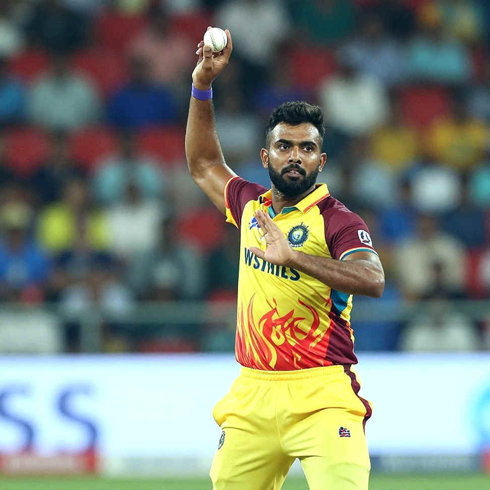 মিরপুরের ভোর: বৃষ্টি নয়, ছন্দ খোঁজে তরুণ পেসাররা মিরপুরের ভোর: বৃষ্টি নয়, ছন্দ খোঁজে তরুণ পেসাররা