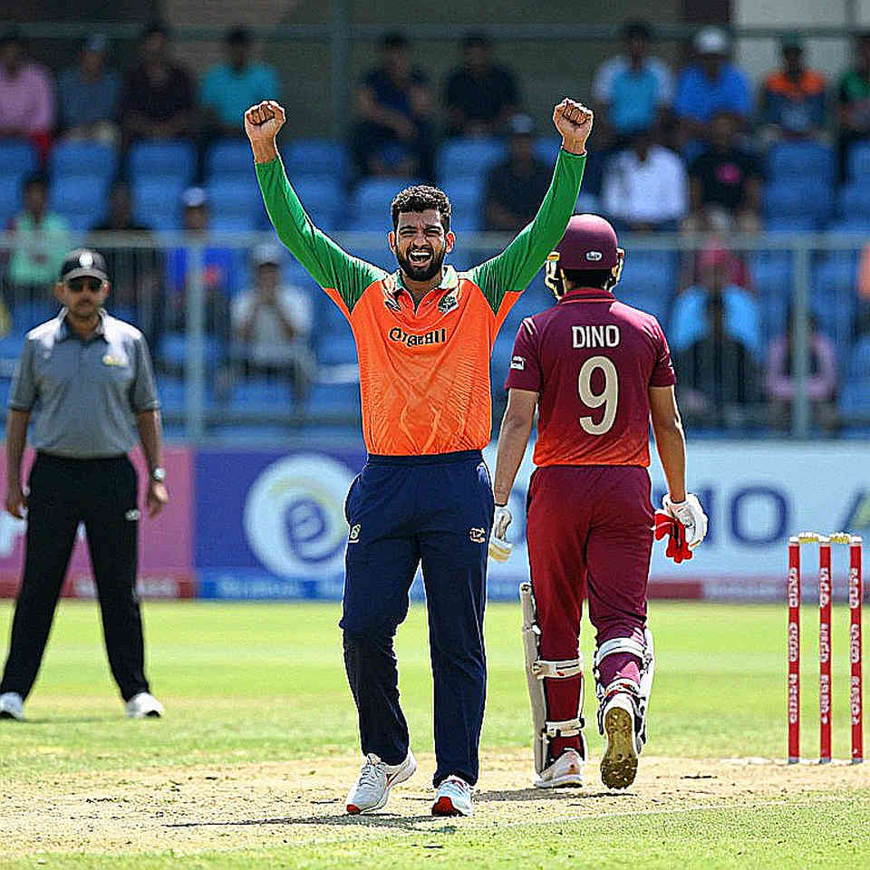 চ্যাপম্যান ও ফলকস ছিটকে পড়ার হিসাব: নিউজিল্যান্ডের বেঞ্চ গভীর, নোটবুক বলছে আরও কিছু চ্যাপম্যান ও ফলকস ছিটকে পড়ার হিসাব: নিউজিল্যান্ডের বেঞ্চ গভীর, নোটবুক বলছে আরও কিছু