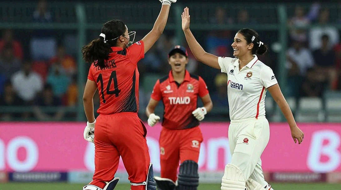 Two Wickets Cast a Shadow on Ranchi's Flat Pitch: A Freeze-Frame Reading of Hope's 102* and India's Bowling Question Two Wickets Cast a Shadow on Ranchi's Flat Pitch: A Freeze-Frame Reading of Hope's 102* and India's Bowling Question