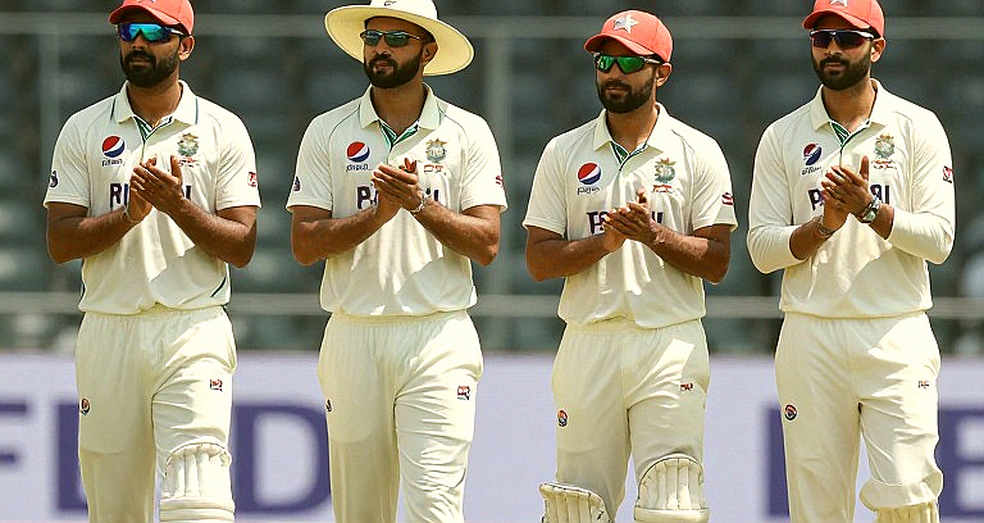 এক ম্যাচে ১৯ উইকেট: টেস্ট রেকর্ডের খাতা, পিচের সত্যতা আর উইজডেনের কুইজ যা বলে না এক ম্যাচে ১৯ উইকেট: টেস্ট রেকর্ডের খাতা, পিচের সত্যতা আর উইজডেনের কুইজ যা বলে না